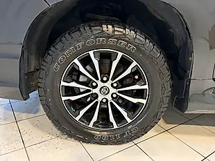 Used 2010 Toyota Land Cruiser LC5 Blue - Interior and Exterior details 19