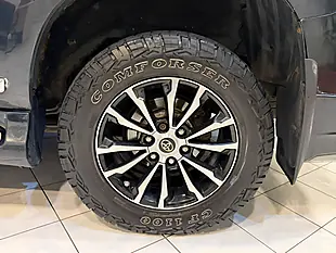 Used 2010 Toyota Land Cruiser LC5 Blue - Interior and Exterior details 20