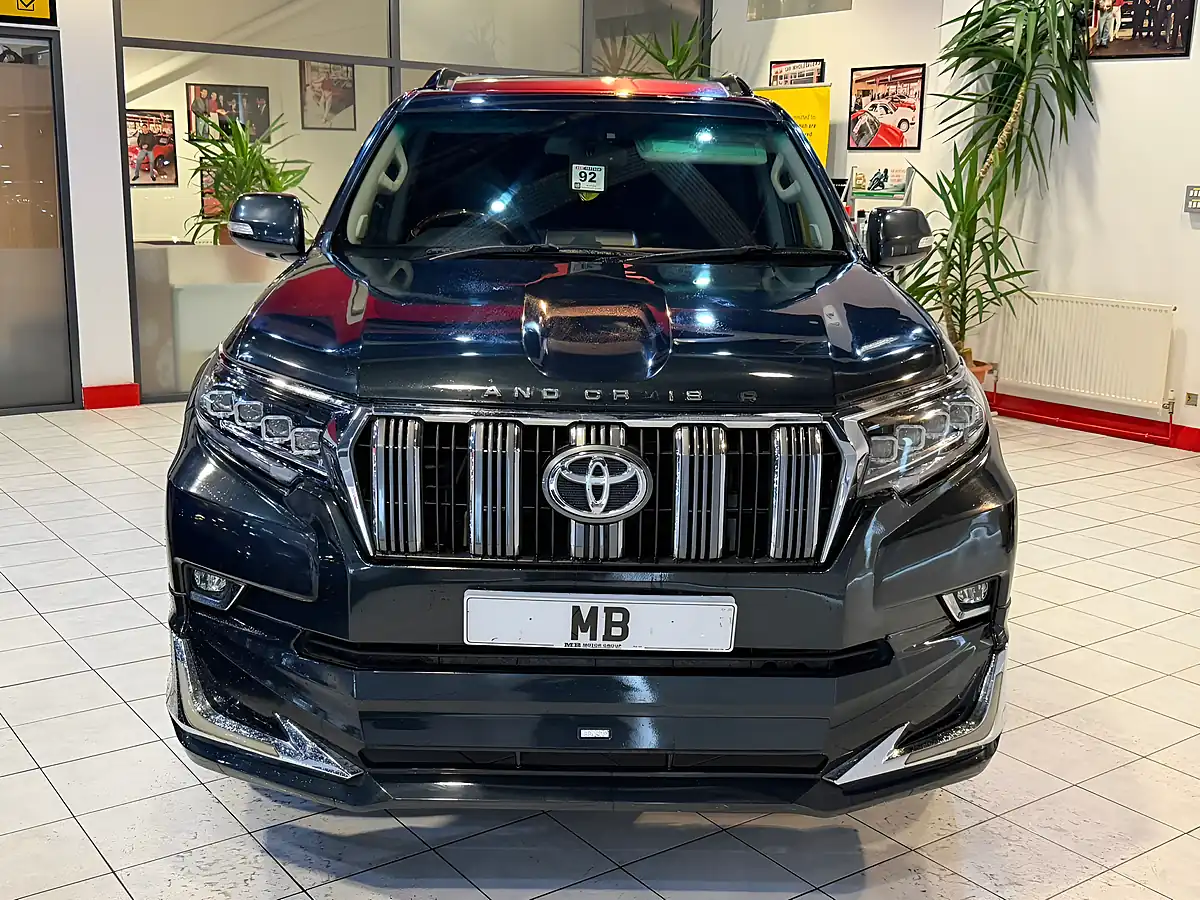 Used 2010 Toyota Land Cruiser LC5 Blue - Interior and Exterior details 3