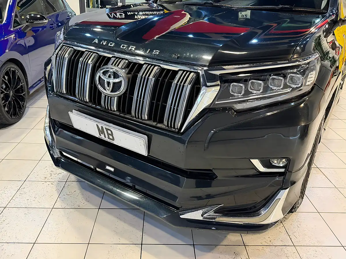 Used 2010 Toyota Land Cruiser LC5 Blue - Interior and Exterior details 5