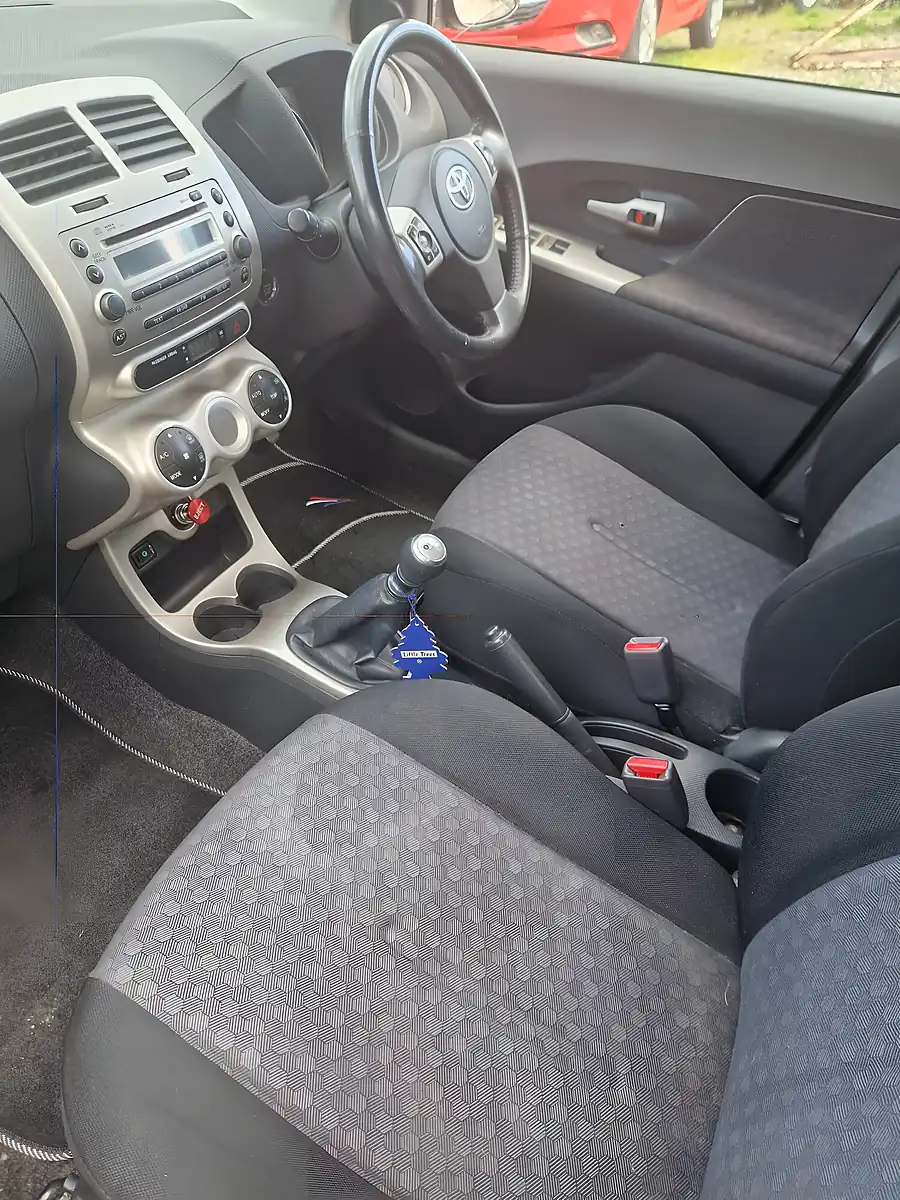 Used 2010 Toyota Urban Cruiser 5dr 2WD Blue - Interior and Exterior details 10