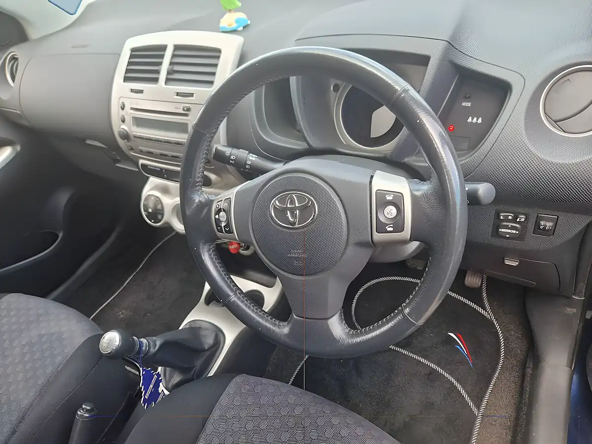 Used 2010 Toyota Urban Cruiser 5dr 2WD Blue - Interior and Exterior details 14