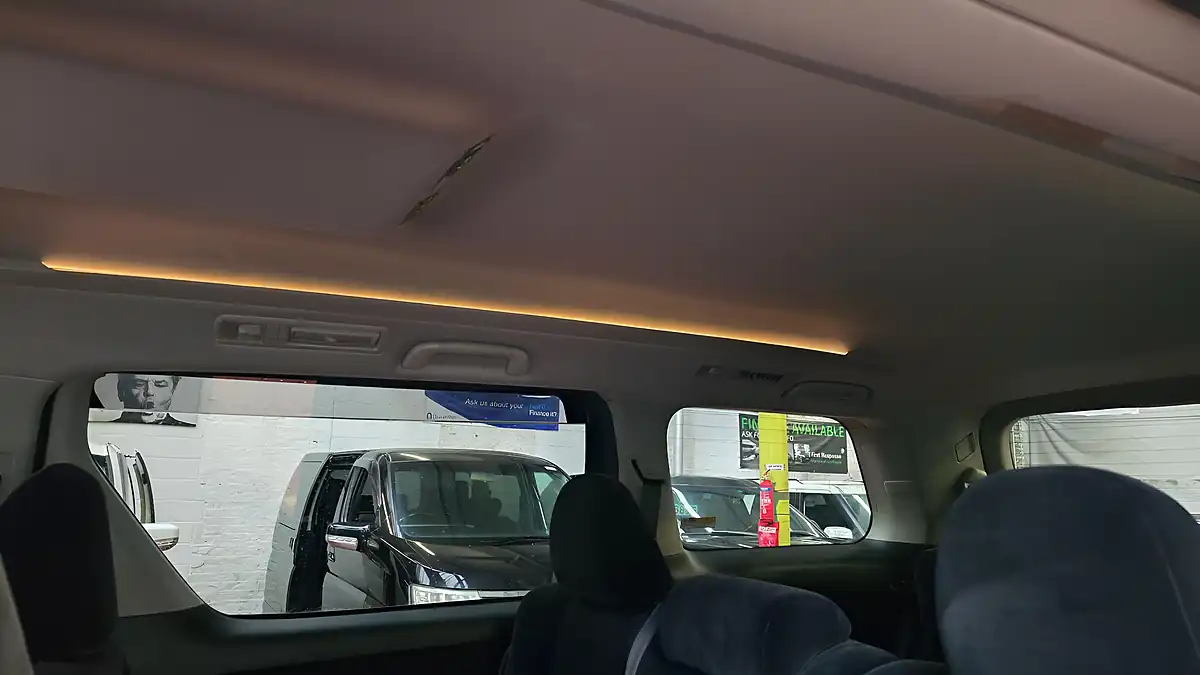 Used 2010 Toyota Vellfire Black - Interior and Exterior details 11