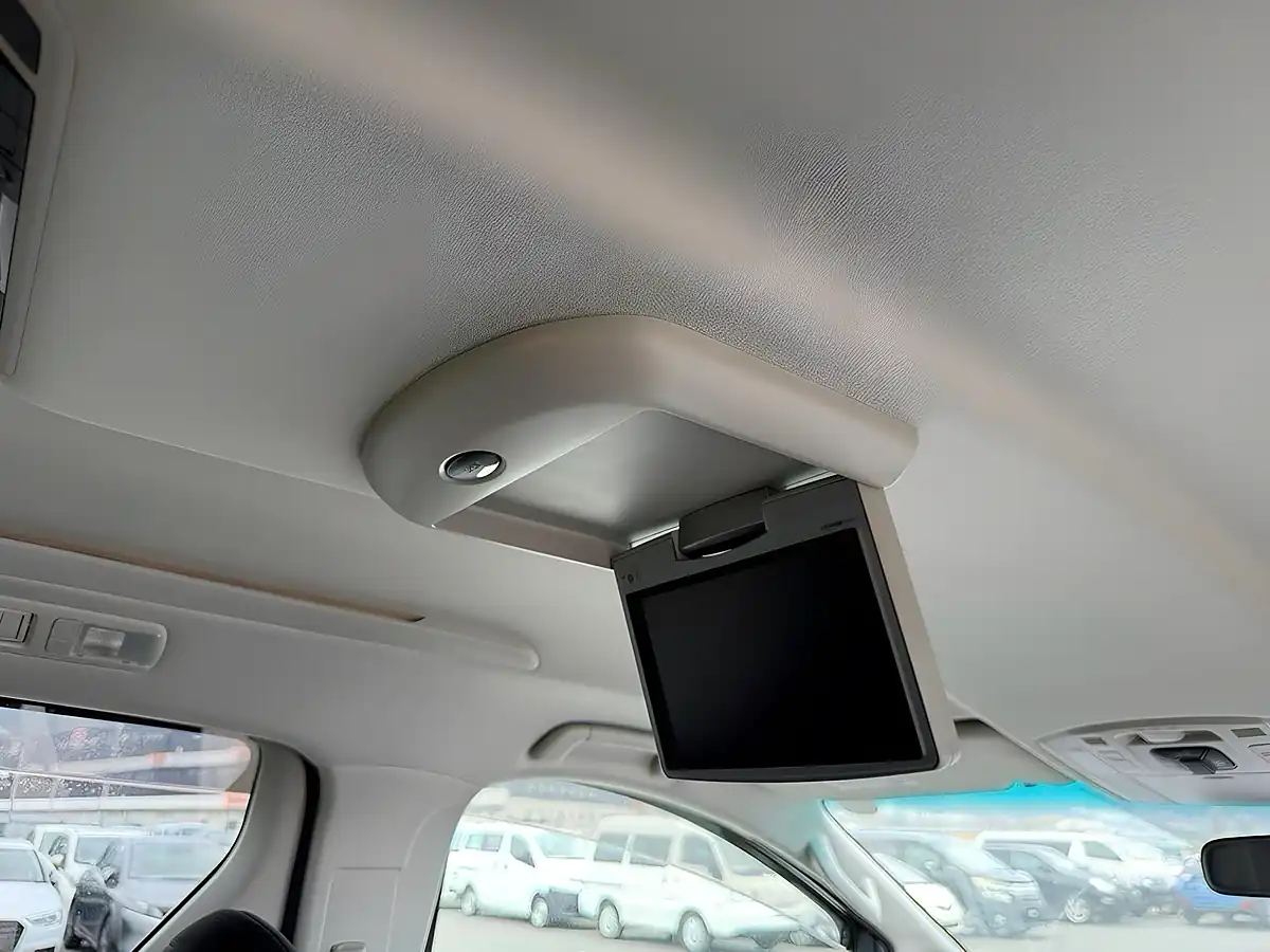 Used 2010 Toyota Vellfire Z Platinum Selection (7 Seater) White - Interior and Exterior details 16