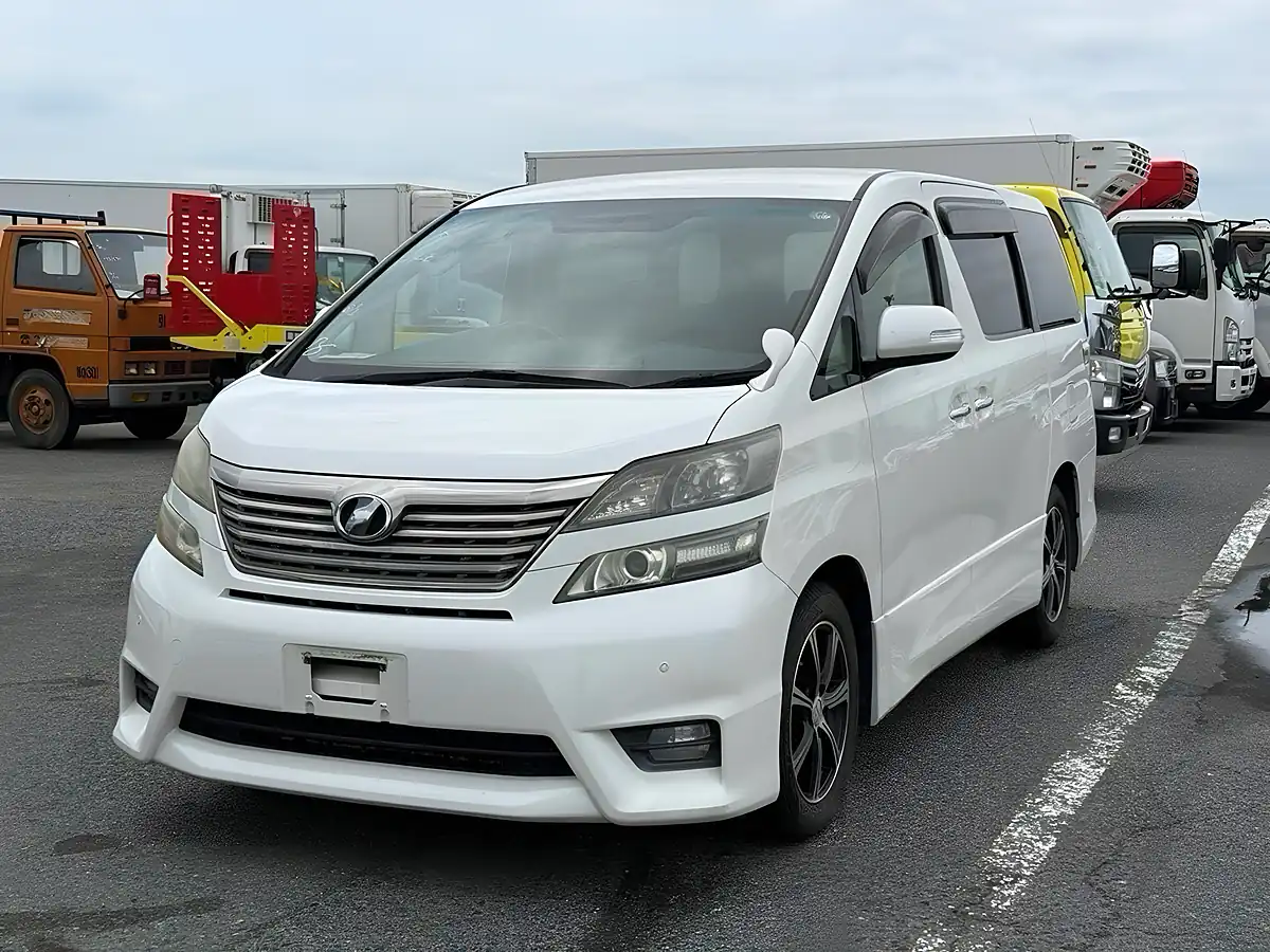Used 2010 Toyota Vellfire Z Platinum Selection (7 Seater) White - Interior and Exterior details 4