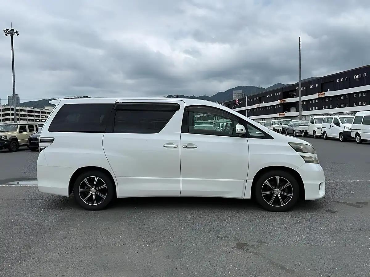 Used 2010 Toyota Vellfire Z Platinum Selection (7 Seater) White - Interior and Exterior details 7