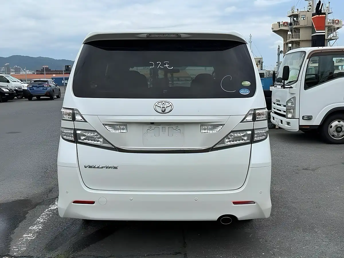 Used 2010 Toyota Vellfire Z Platinum Selection (7 Seater) White - Interior and Exterior details 8