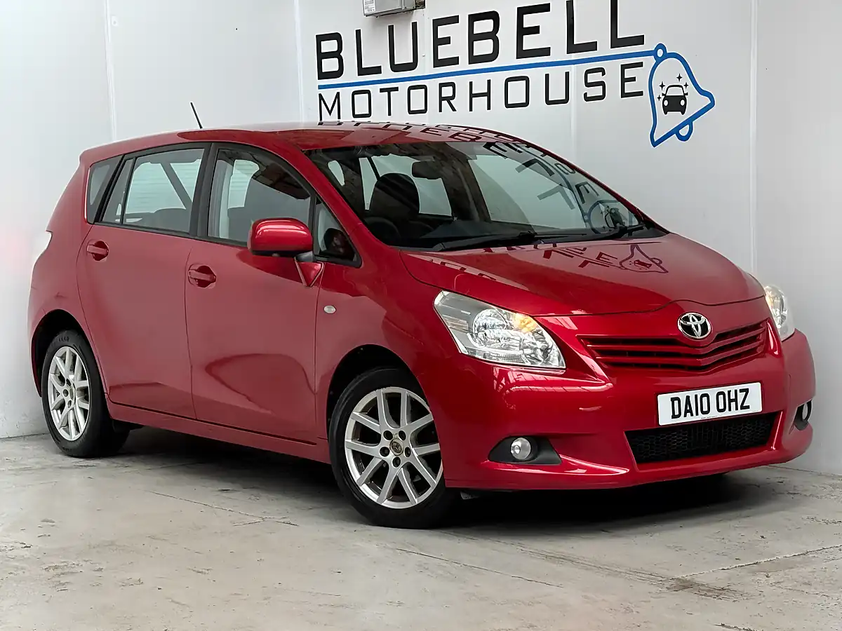 Used 2010 Toyota Verso T Spirit Red - Front View