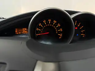 Used 2010 Toyota Verso T Spirit Red - Interior and Exterior details 12