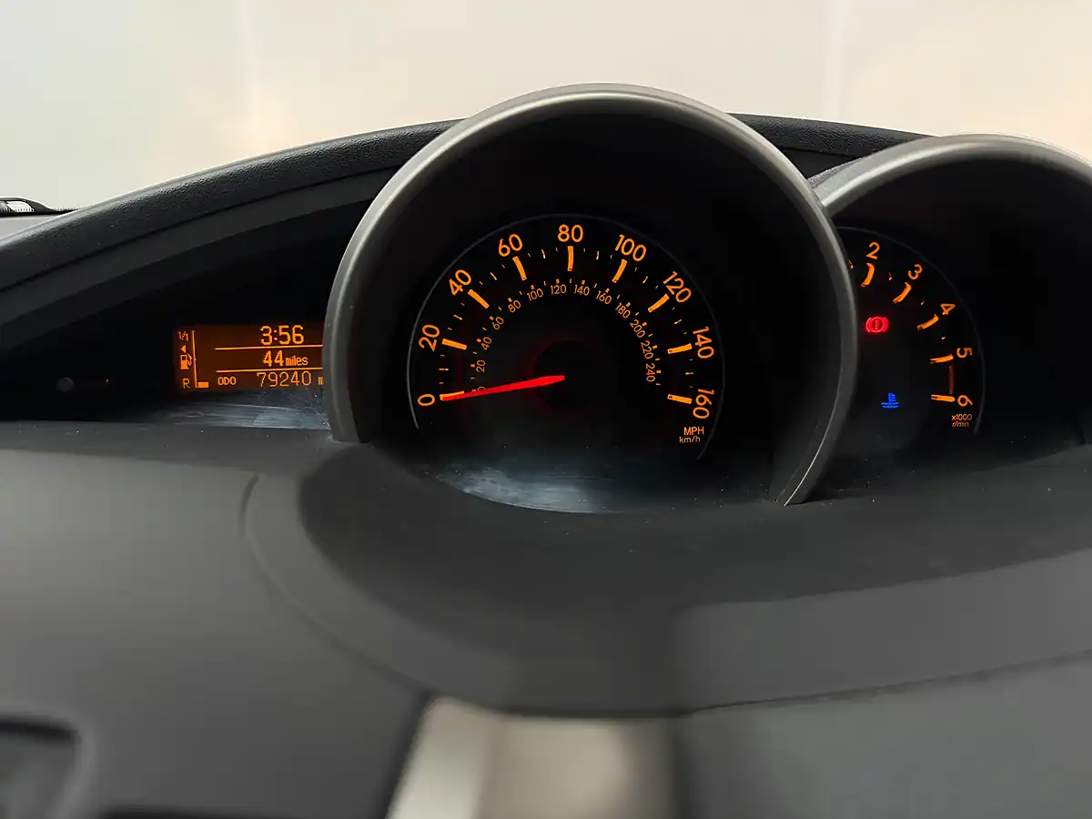 Used 2010 Toyota Verso T Spirit Red - Interior and Exterior details 12