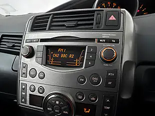 Used 2010 Toyota Verso T Spirit Red - Interior and Exterior details 13