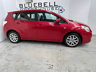 Used 2010 Toyota Verso T Spirit Red - Interior and Exterior details 7