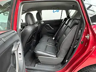 Used 2010 Toyota Verso T Spirit Red - Interior and Exterior details 9