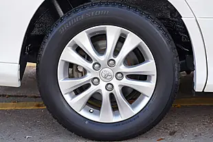 Used 2010 Toyota Voxy Zs White - Interior and Exterior details 11