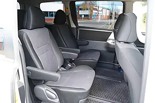 Used 2010 Toyota Voxy Zs White - Interior and Exterior details 17