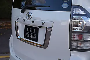 Used 2010 Toyota Voxy Zs White - Interior and Exterior details 5