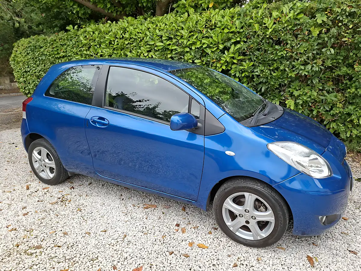 Used 2010 Toyota Yaris Hatchback Blue - Interior and Exterior details 2