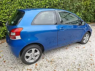 Used 2010 Toyota Yaris Hatchback Blue - Interior and Exterior details 3