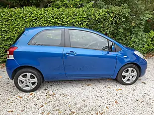 Used 2010 Toyota Yaris Hatchback Blue - Interior and Exterior details 5