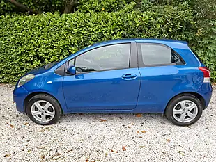 Used 2010 Toyota Yaris Hatchback Blue - Interior and Exterior details 6