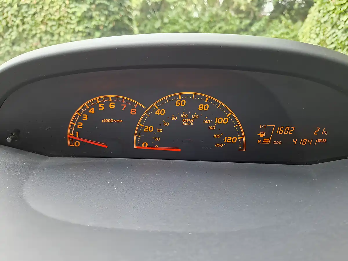 Used 2010 Toyota Yaris Hatchback Blue - Interior and Exterior details 9