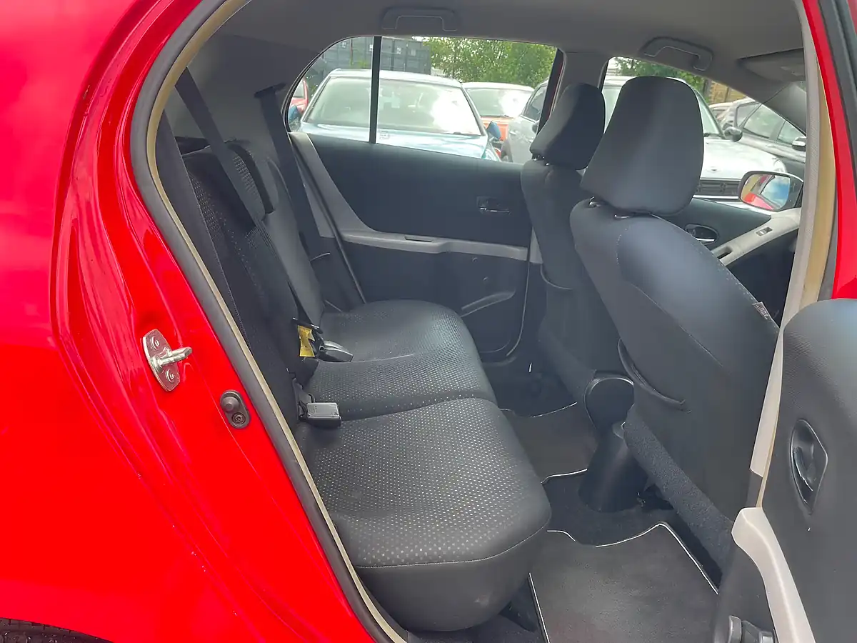 Used 2010 Toyota Yaris Tr Red - Interior and Exterior details 10