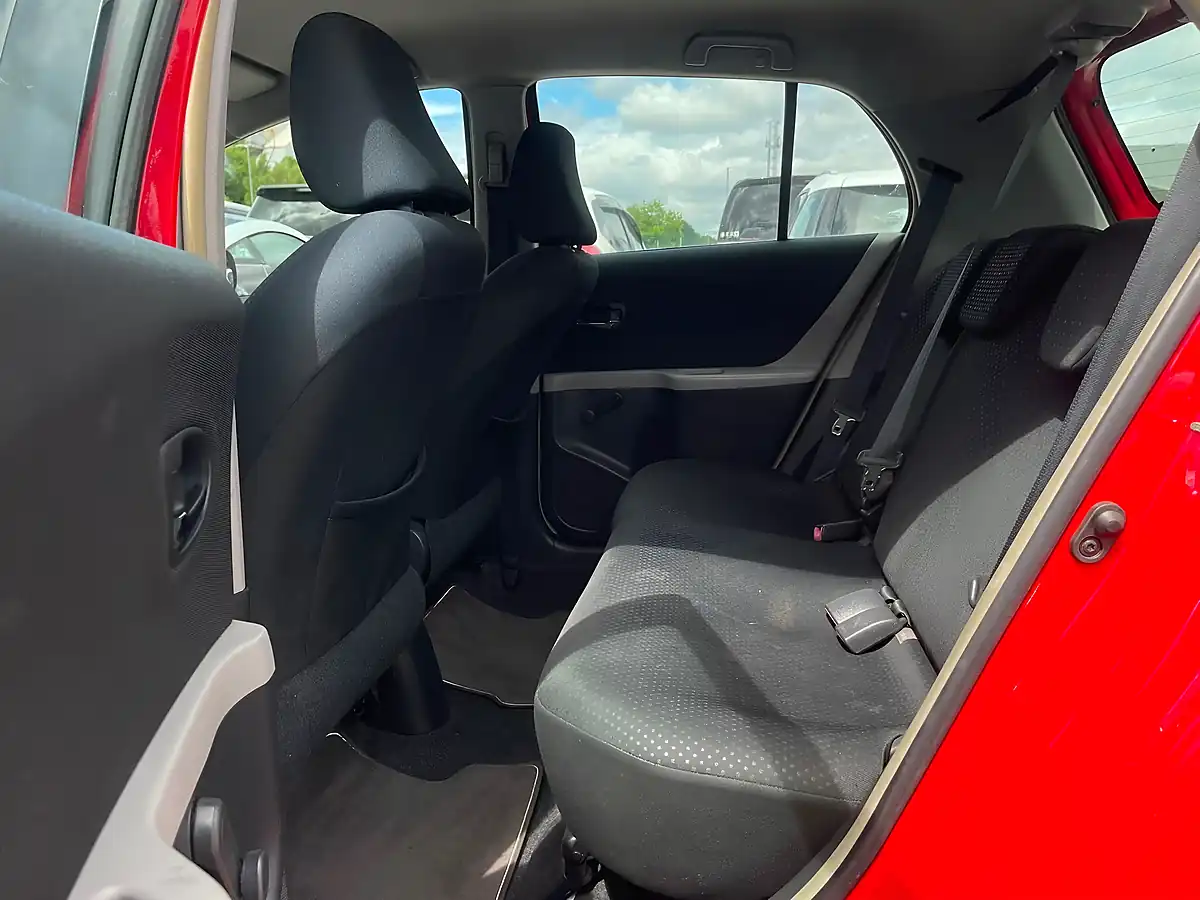 Used 2010 Toyota Yaris Tr Red - Interior and Exterior details 12