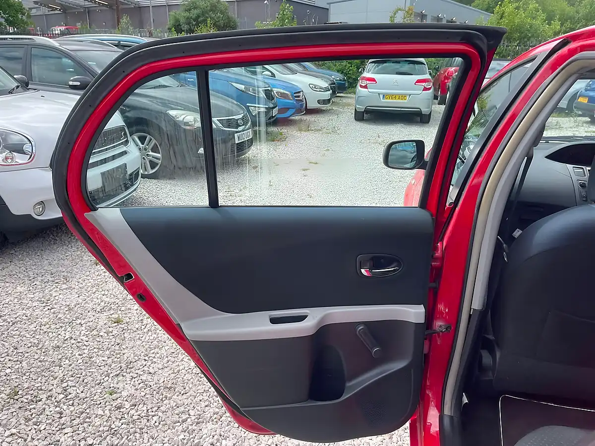 Used 2010 Toyota Yaris Tr Red - Interior and Exterior details 15
