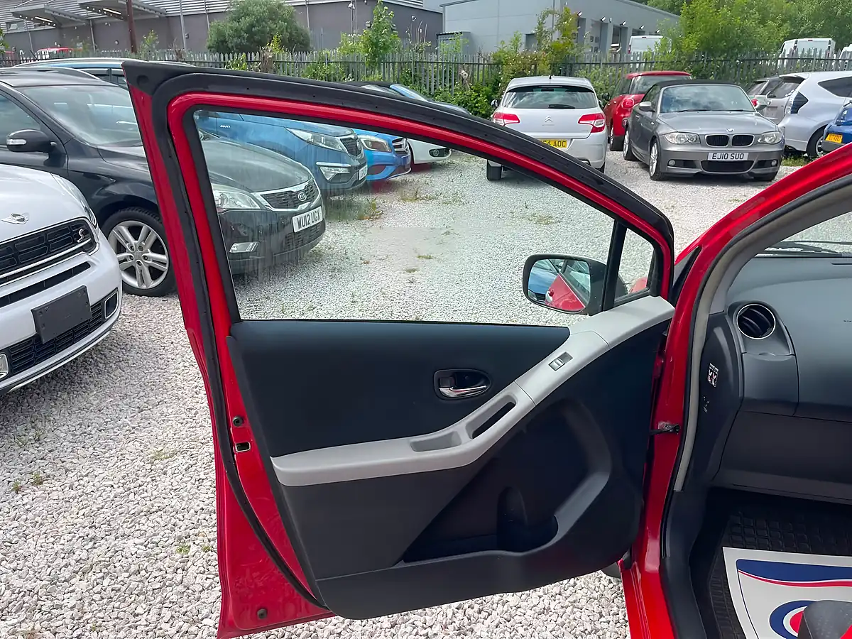 Used 2010 Toyota Yaris Tr Red - Interior and Exterior details 16