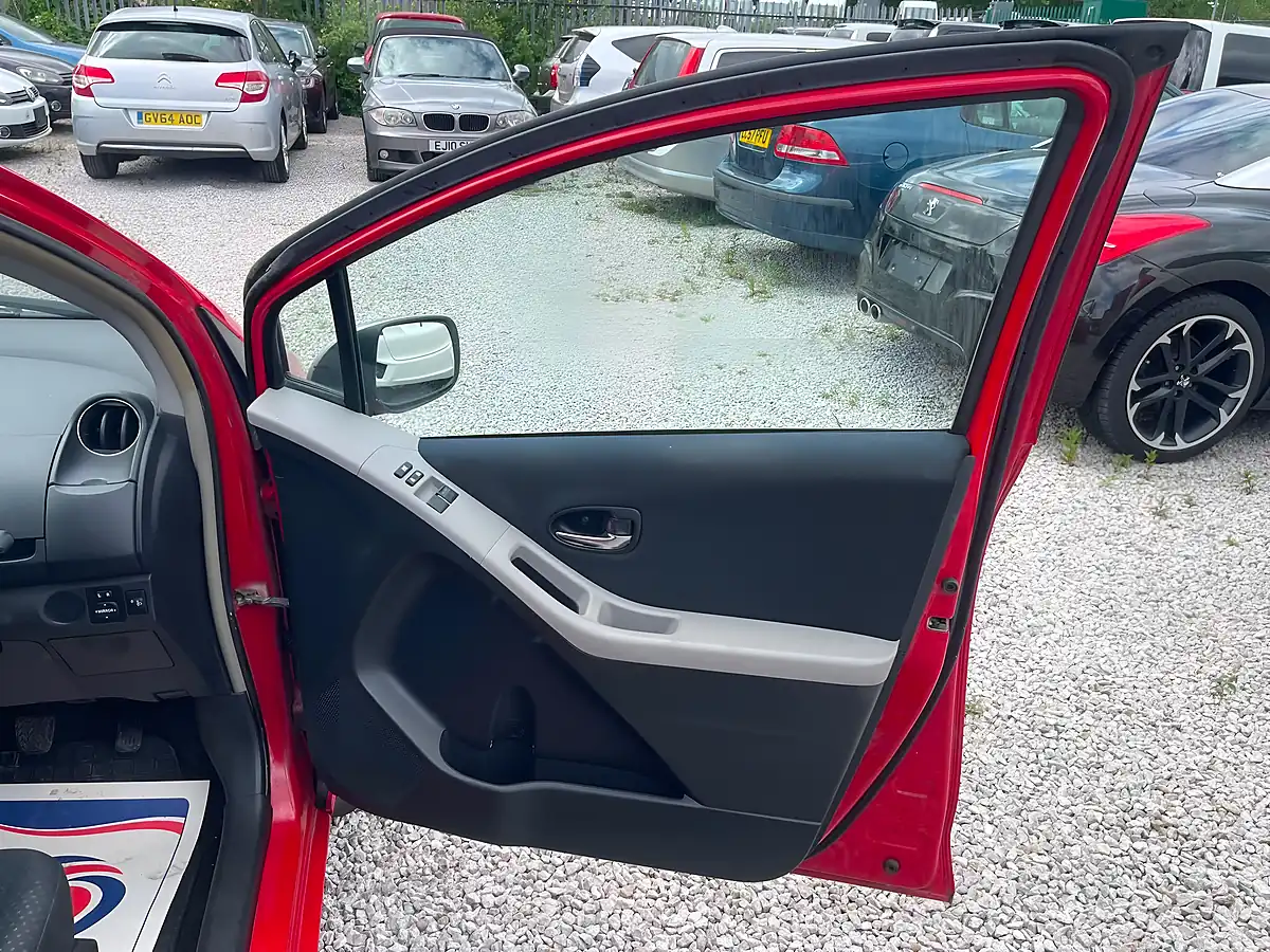 Used 2010 Toyota Yaris Tr Red - Interior and Exterior details 18