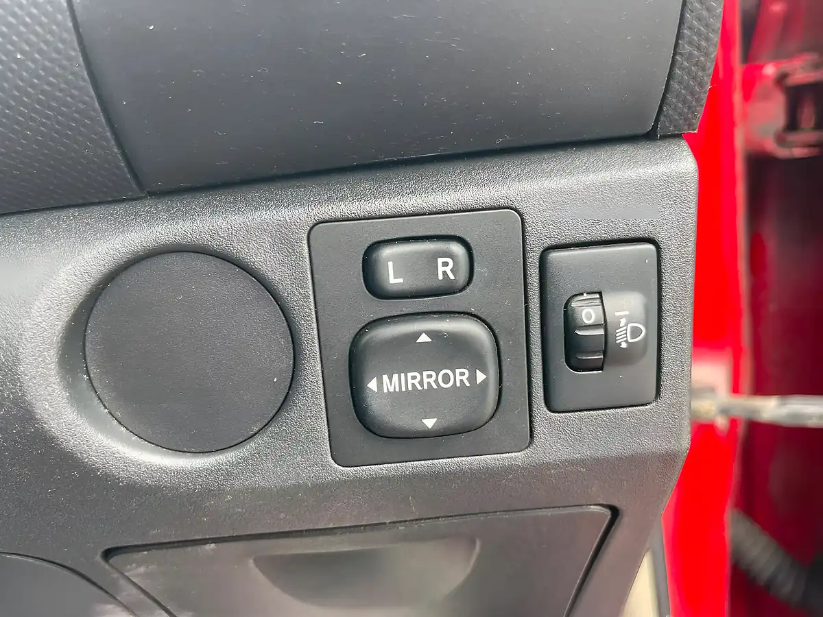 Used 2010 Toyota Yaris Tr Red - Interior and Exterior details 20