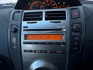 Used 2010 Toyota Yaris Tr Silver - Interior and Exterior details 12