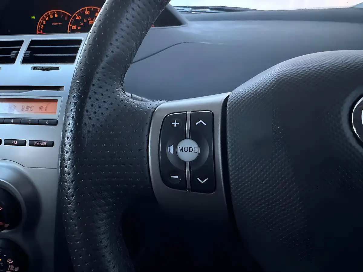 Used 2010 Toyota Yaris Tr Silver - Interior and Exterior details 14