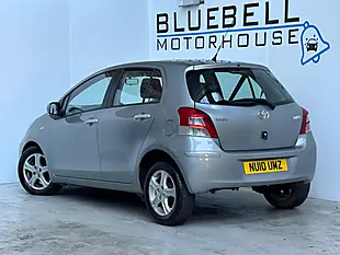Used 2010 Toyota Yaris Tr Silver - Interior and Exterior details 4