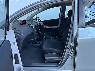 Used 2010 Toyota Yaris Tr Silver - Interior and Exterior details 8