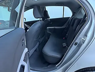 Used 2010 Toyota Yaris Tr Silver - Interior and Exterior details 9