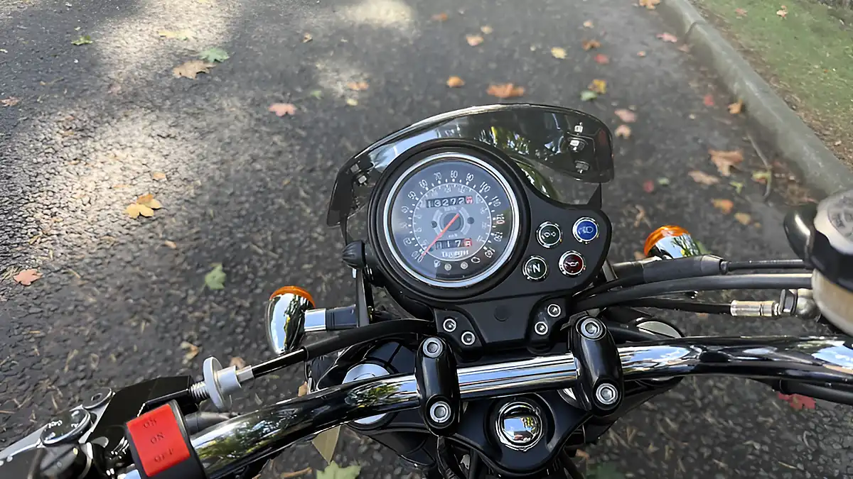Used 2010 Triumph Bonneville Black - Interior and Exterior details 10