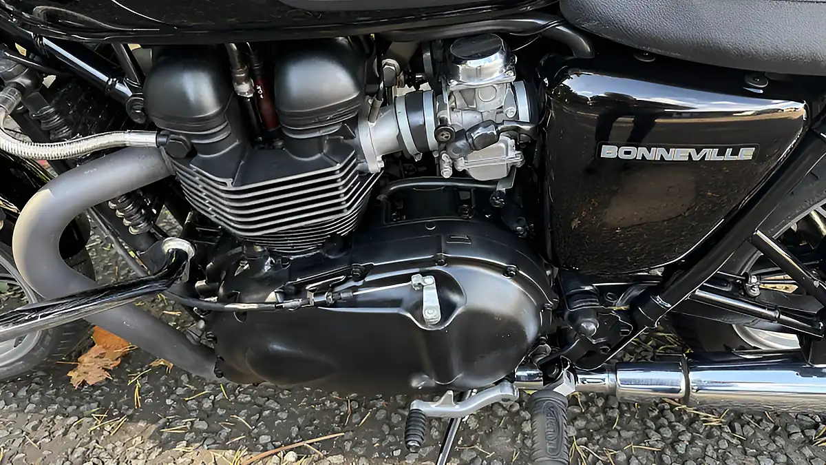Used 2010 Triumph Bonneville Black - Interior and Exterior details 12