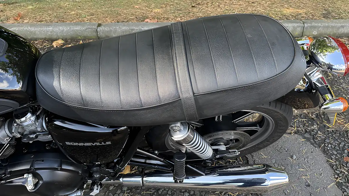 Used 2010 Triumph Bonneville Black - Interior and Exterior details 14