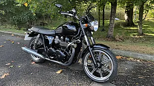Used 2010 Triumph Bonneville Black - Interior and Exterior details 3