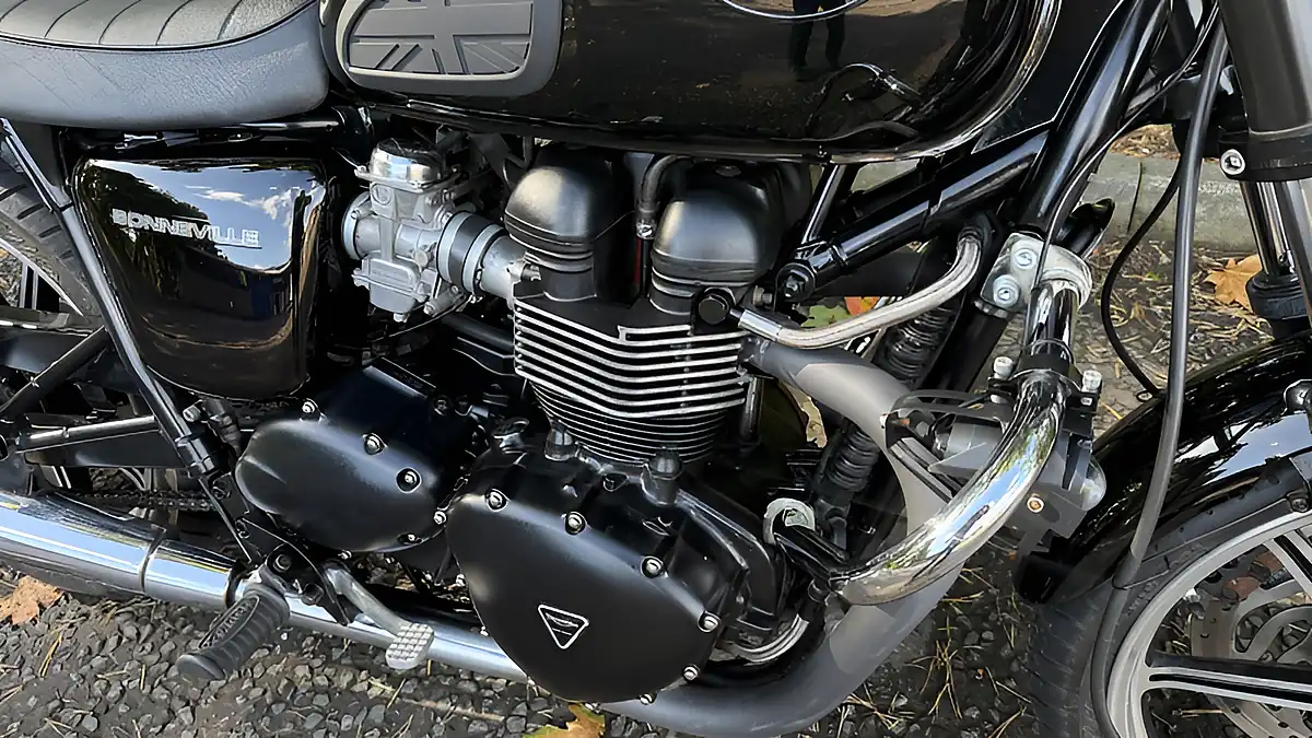 Used 2010 Triumph Bonneville Black - Interior and Exterior details 6