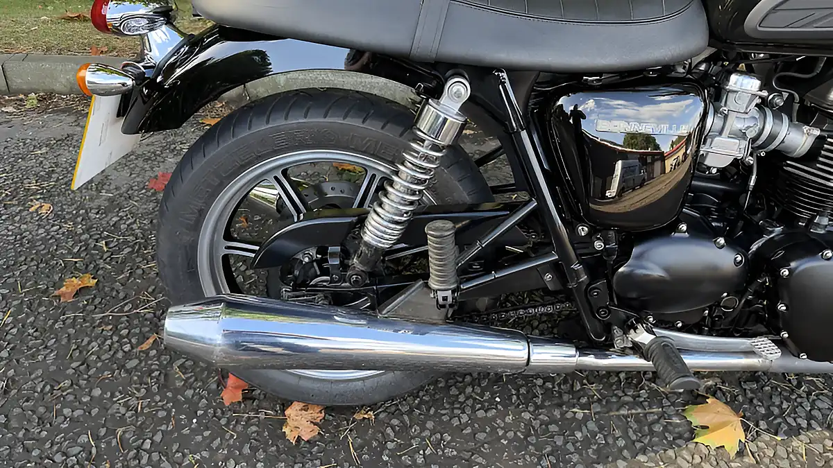 Used 2010 Triumph Bonneville Black - Interior and Exterior details 7