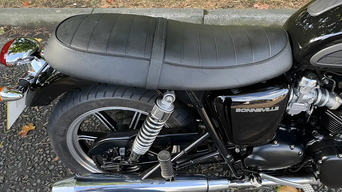 Used 2010 Triumph Bonneville Black - Interior and Exterior details 8