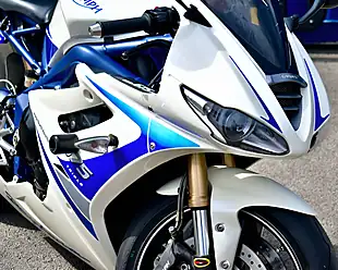 Used 2010 Triumph Daytona 675 Super Sports White - Interior and Exterior details 11