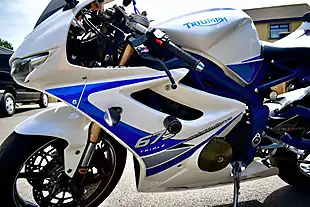 Used 2010 Triumph Daytona 675 Super Sports White - Interior and Exterior details 16