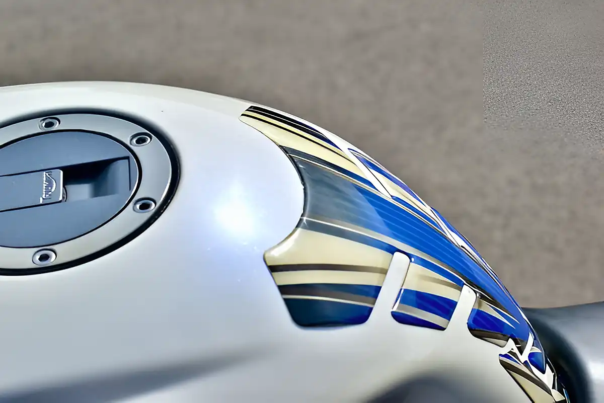 Used 2010 Triumph Daytona 675 Super Sports White - Interior and Exterior details 19