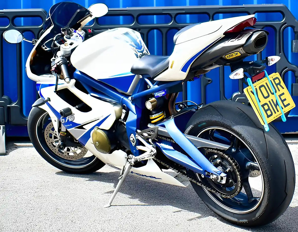 Used 2010 Triumph Daytona 675 Super Sports White - Interior and Exterior details 6