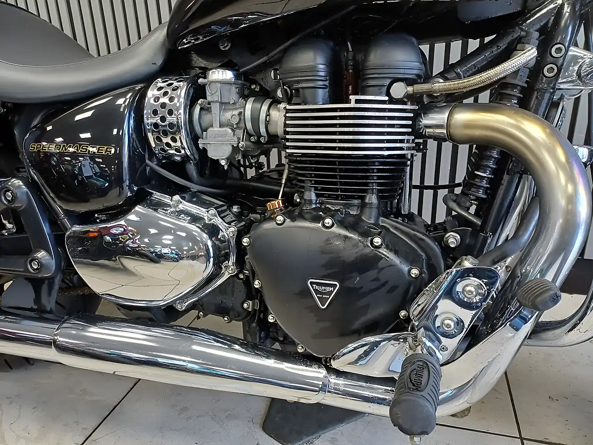 Used 2010 Triumph Speed Master Black/White - Interior and Exterior details 10