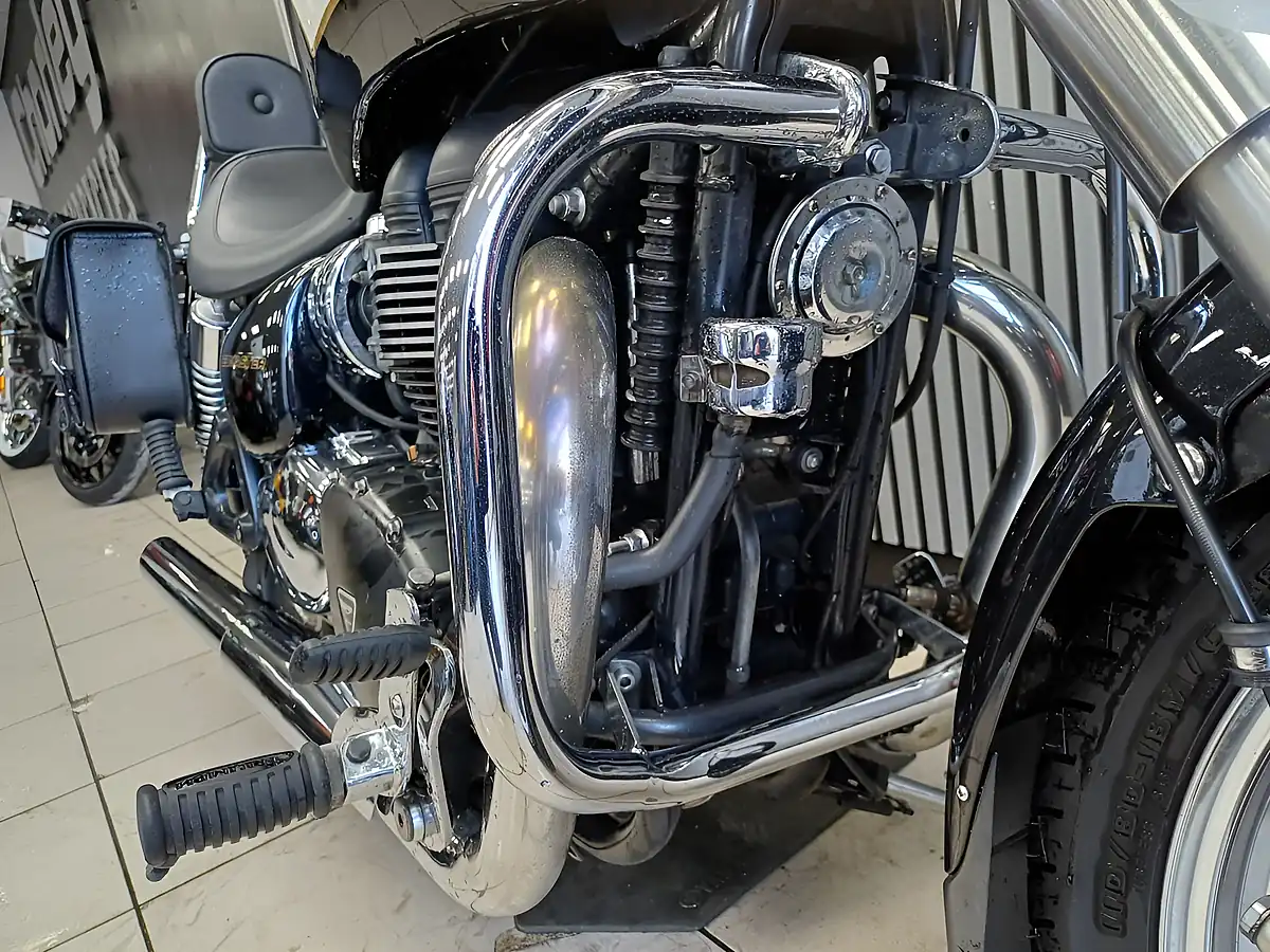 Used 2010 Triumph Speed Master Black/White - Interior and Exterior details 11