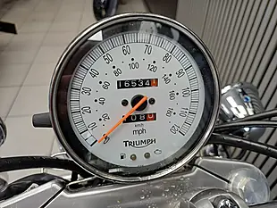 Used 2010 Triumph Speed Master Black/White - Interior and Exterior details 15